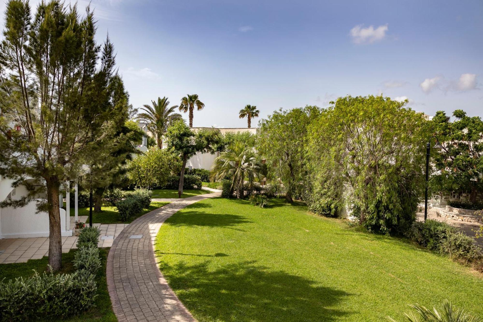 Blu Salento Village Sant Isidoro  Exteriör bild